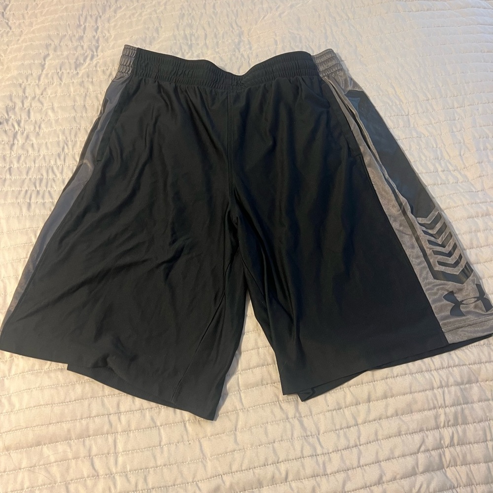 Under Armour Men’s Gray/Black Sports Shorts